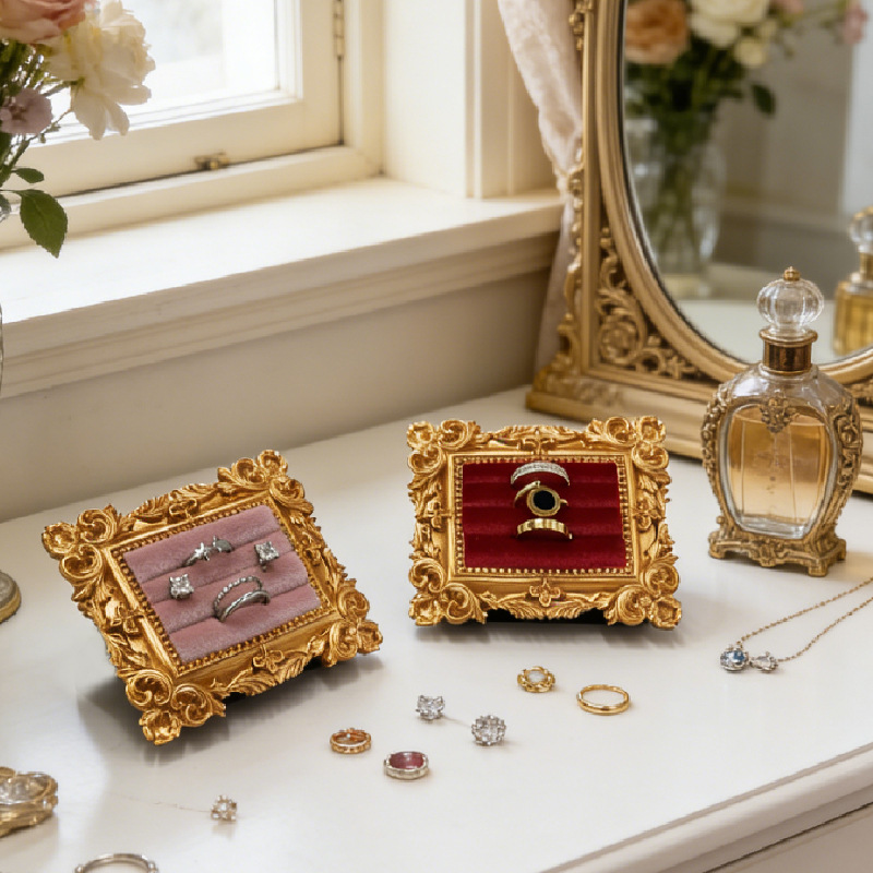 Vintage Picture Frame Ring Dis - Body Jewelry Display 评论和价格
