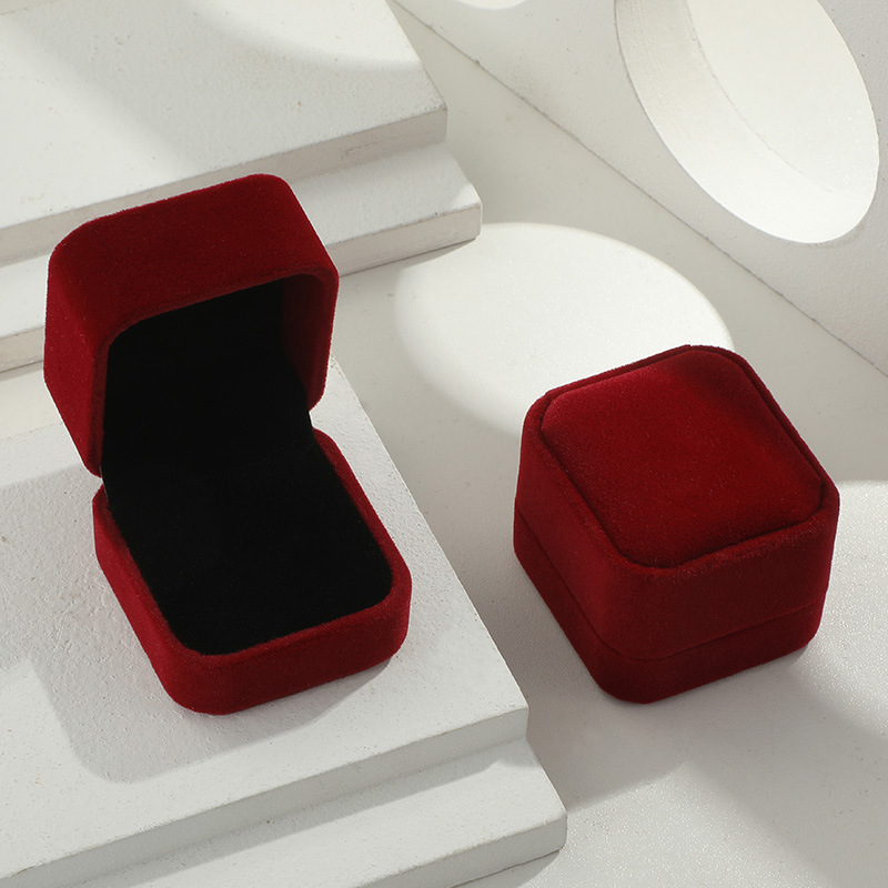 Square Red Engagement Velvet E - Body Jewelry Display 评论和价格