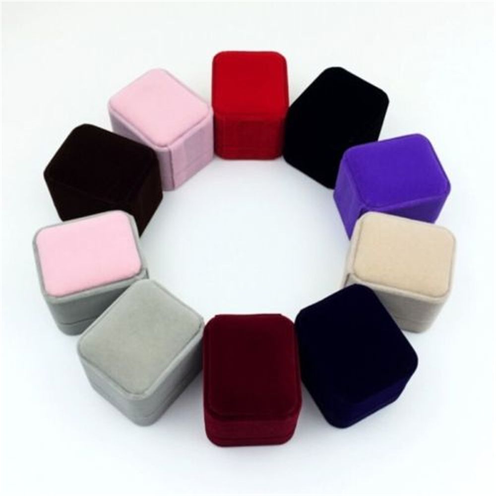 Square Red Engagement Velvet E - Body Jewelry Display 评论和价格