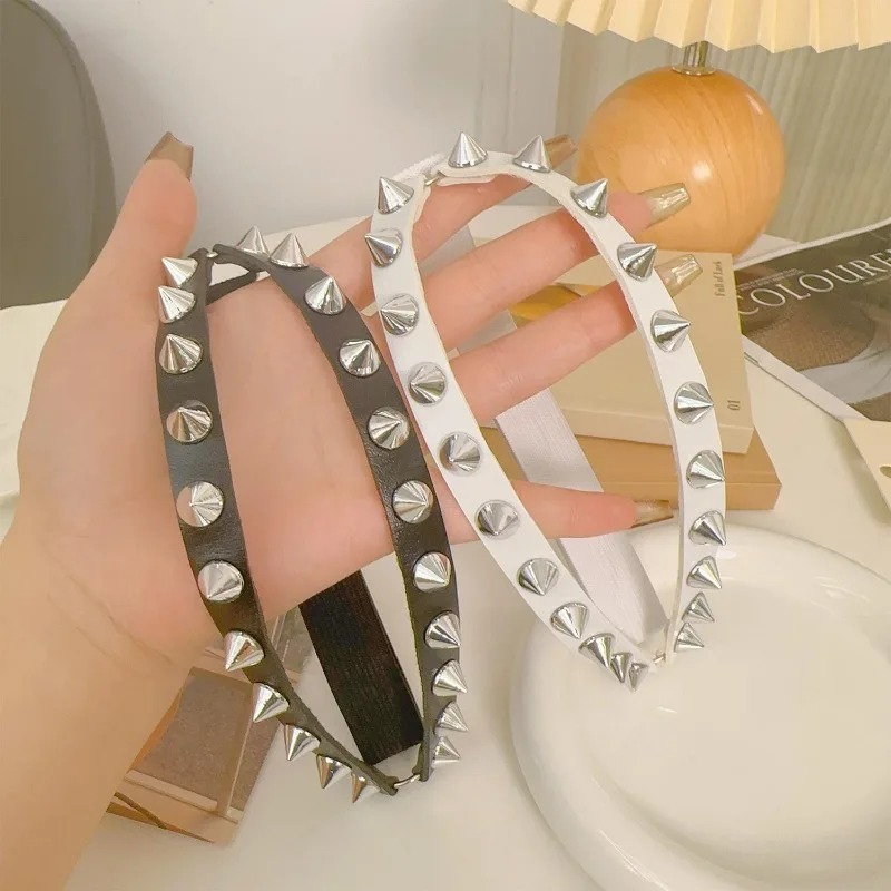 Double Row Cone Spike Leg Gart - Body Jewelry Thigh Chain 评论和价格
